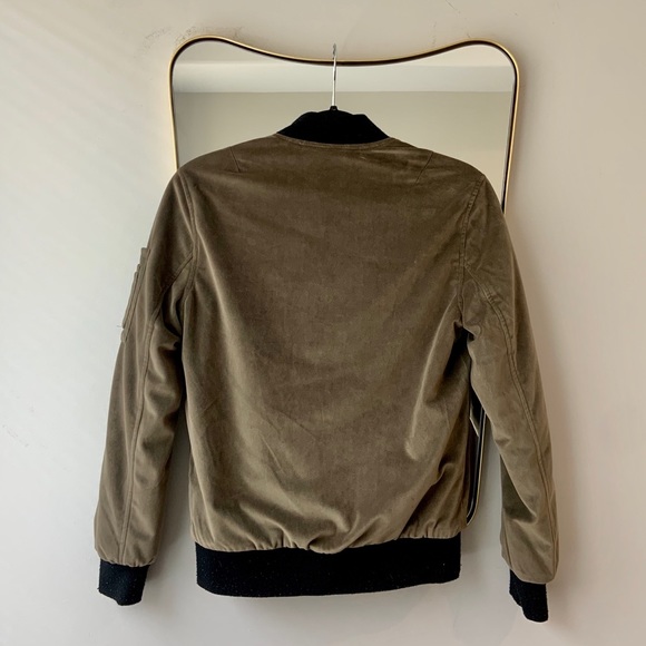 John + Jenn Quincy Reversible Velvet Bomber Jacket - Picture 4 of 7
